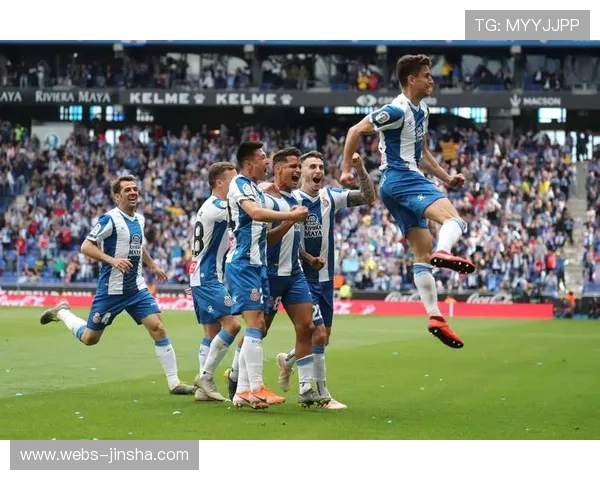 西甲中游球队崛起：定位球与防守反击战术价值凸显